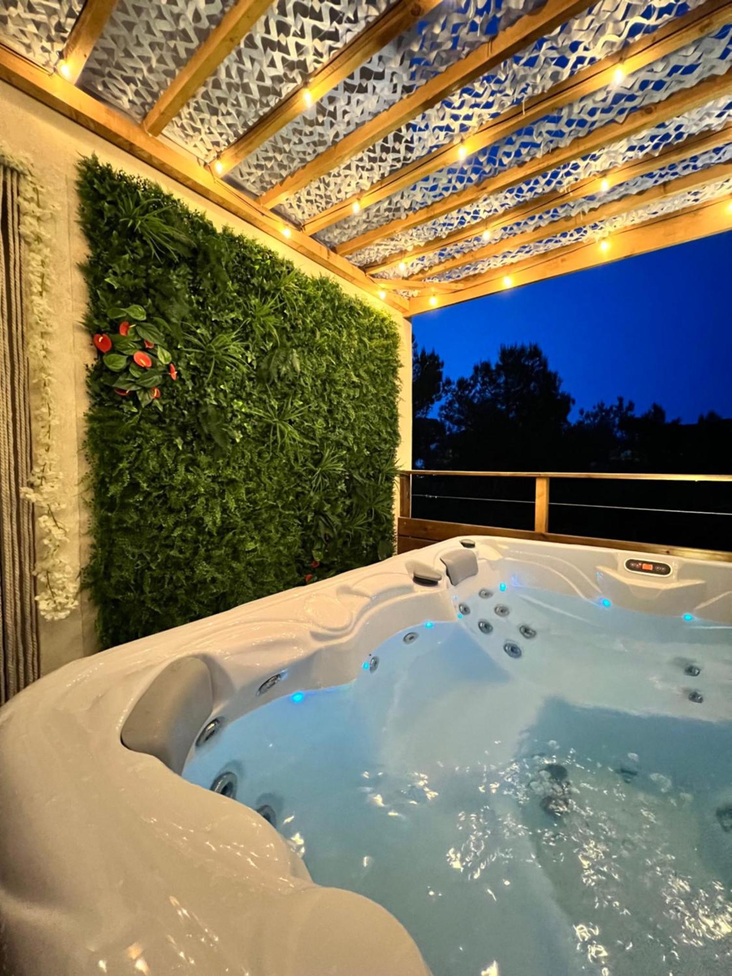 Love Room Tente Lodge Spa Mfg Chez C&C, Exclusivement Reservee Aux Adultes Cantaron Eksteriør bilde