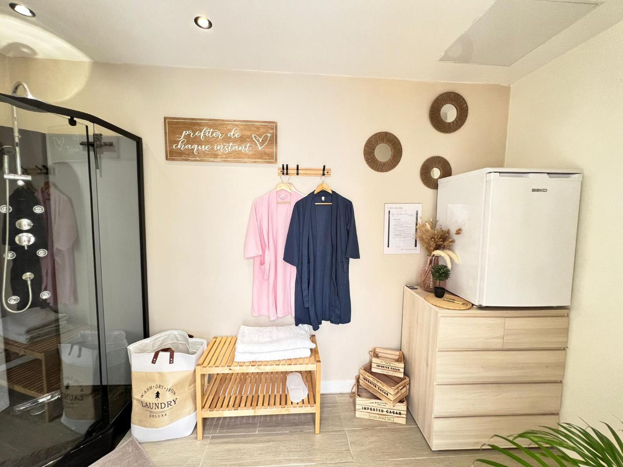 Love Room Tente Lodge Spa Mfg Chez C&C, Exclusivement Reservee Aux Adultes Cantaron Eksteriør bilde